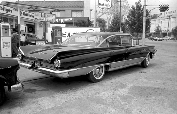 アメ車　クリームソーダ　ビュイック A nostalgic Buick Roadmaster! A repainted American wagon